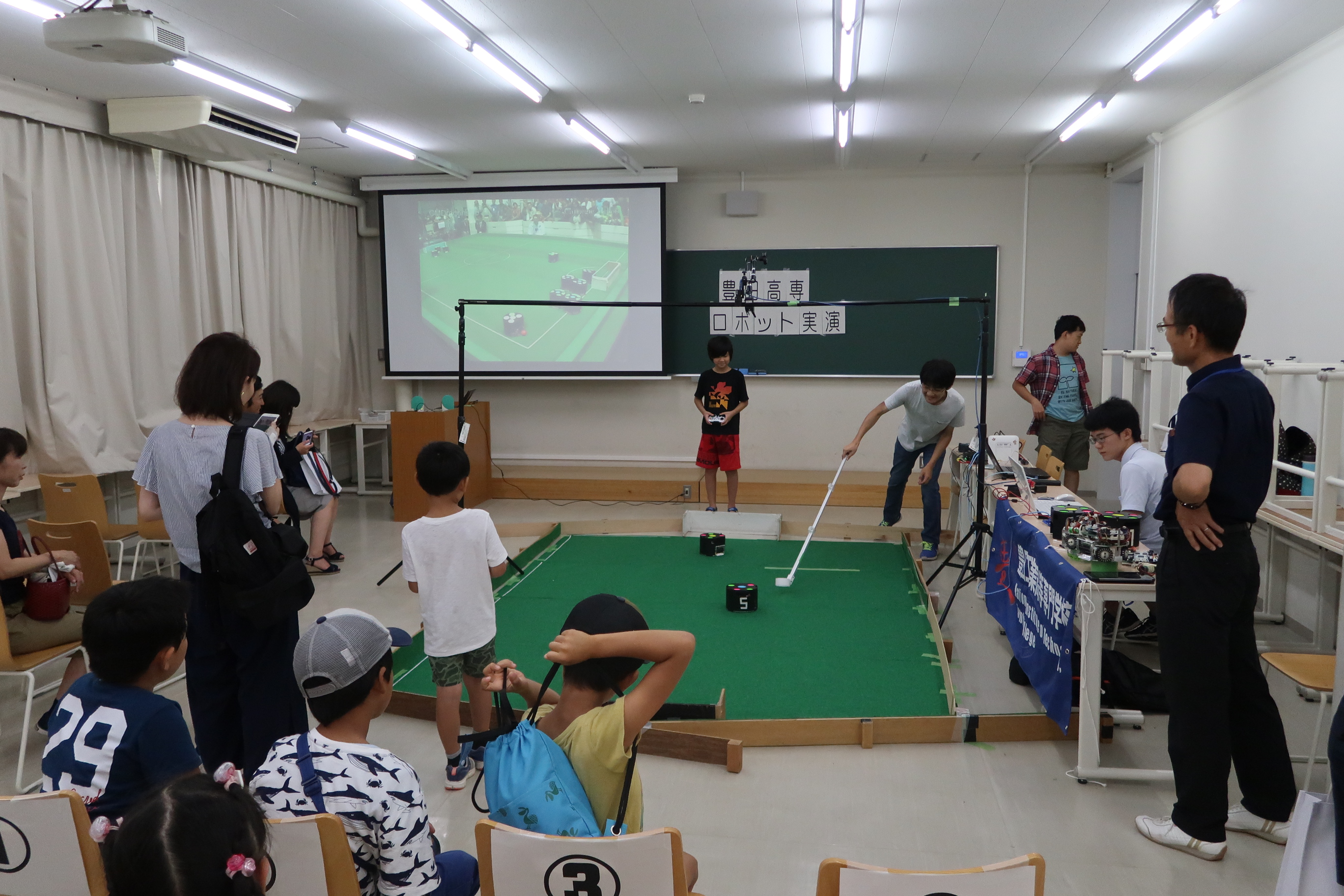 豊橋技術科学大学オープンキャンパスに出展 豊田高専