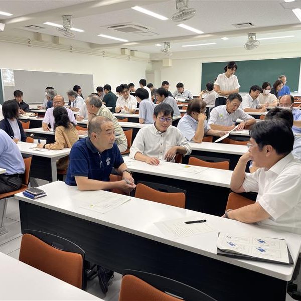 スクールソーシャルワーカーによる学生支援に関する教職員研修の開催